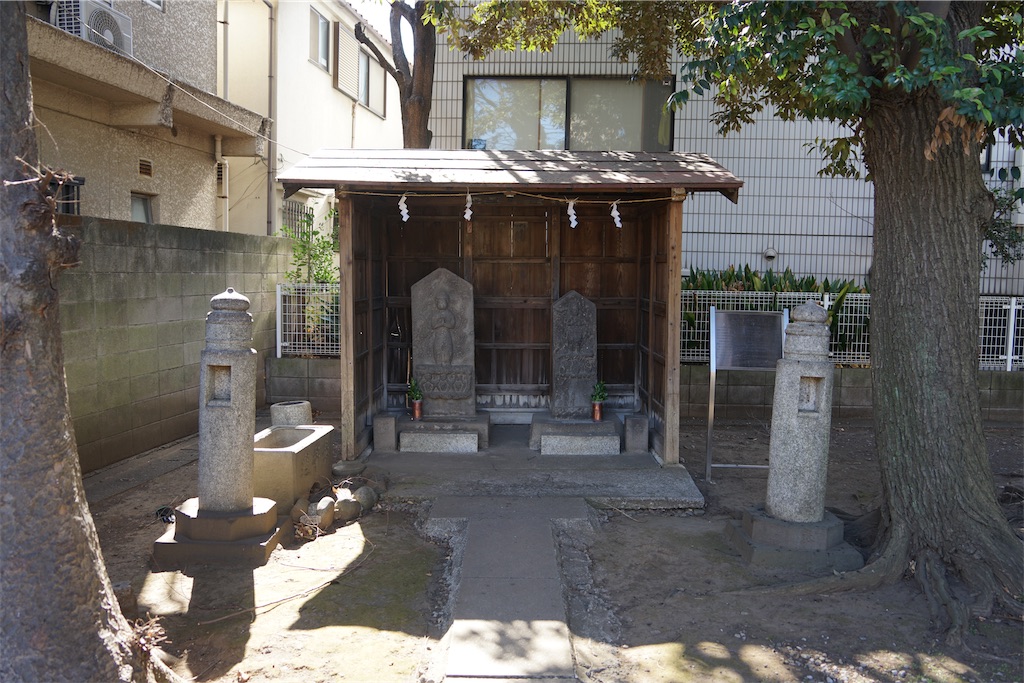 天祖神社の庚申塔(目黒区上目黒2丁目・上目黒天祖神社)東京23区の庚申塔 #390 - 石仏石神を求めて