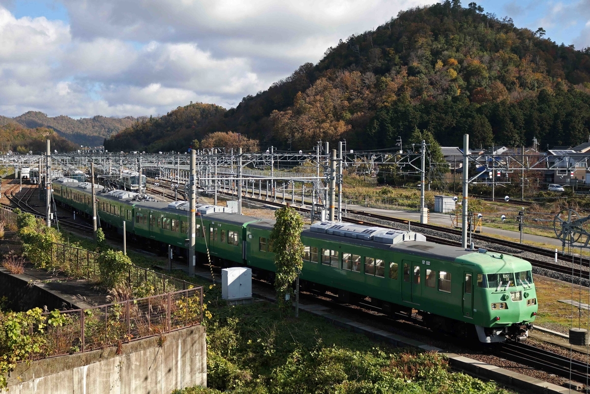 緑色の電車は、意外と難しい被写体 - 鉄道も、写真も、ネコも、奥が深いのです! ナゲーのよっこらSHOT