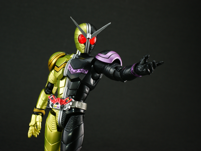 バンダイ S.H.フィギュアーツ 仮面ライダーW (ダブル) ルナジョーカー