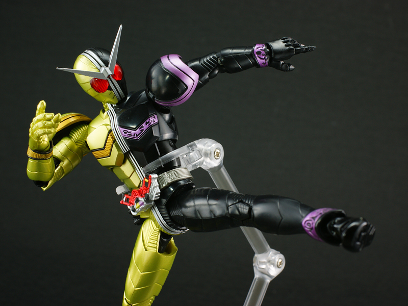 SHフィギュアーツ　仮面ライダーダブル　(ルナセット) SHF仮面ライダーダブルルナセット レビュー