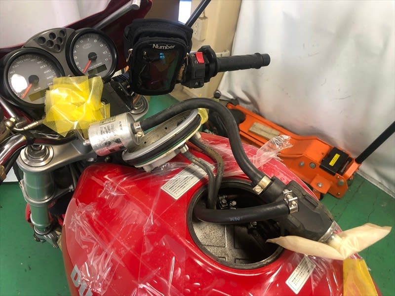 DUCATIモンスター900 燃料ポンプ不動状態を修理？ - なごやか けった