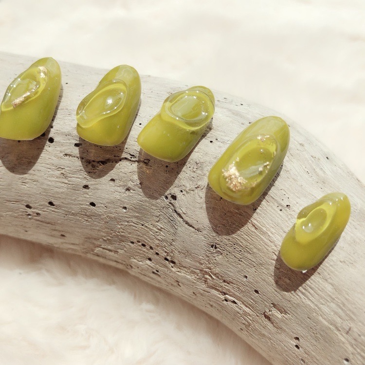 でこぼこ ちぐはぐ ボコボコ ぽこぽこ 単色ピスタチオ赤血球ネイルチップを販売してます ネイルチップ販売店4nail