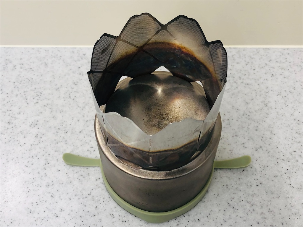 極薄な風防兼五徳 ミュニークのX-MESH STOVE LargeとSmallの使用