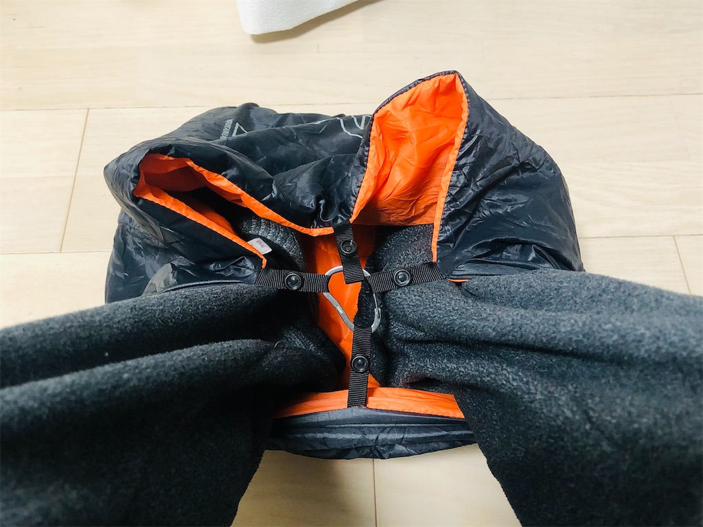 シュラフに変身可能なアイテム OMMのMountain Raid FootPodの