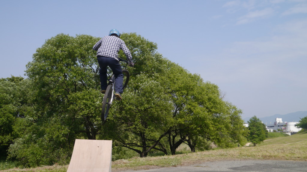 MTB用のジャンプ台を作りました MTB マウンテンバイク jump台 ジャンプ