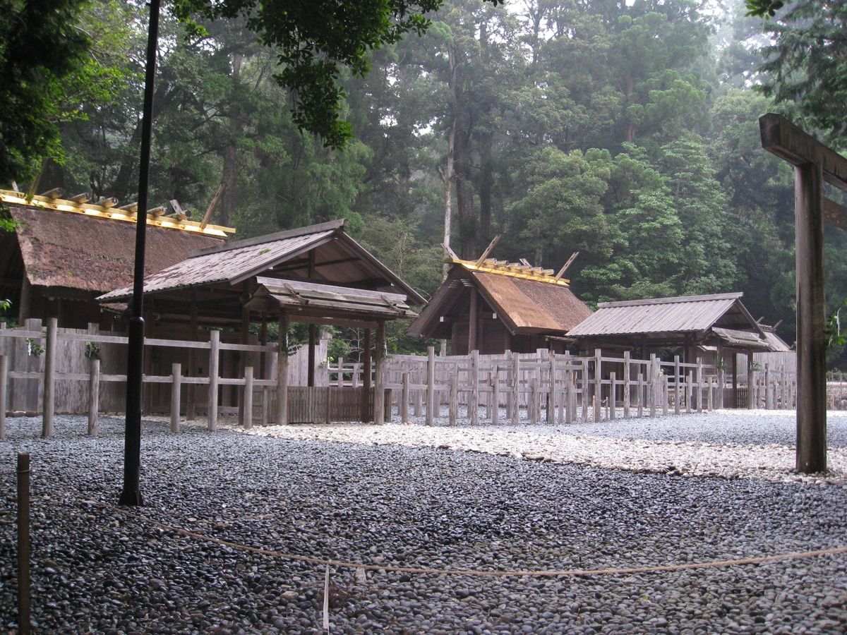 三種の神器 八咫鏡（やたのかがみ） 笠縫村から伊勢へ 中今〇ノ丞の「まあるく生きる」