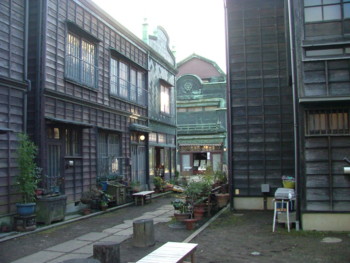 東京