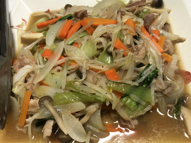家飯 肉入り野菜炒め 赤から鍋３ 竹輪の甘辛 こてっちゃん 焼き豚 プチトマト プロトタイプ日記