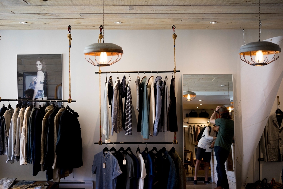 服 ラック 展示