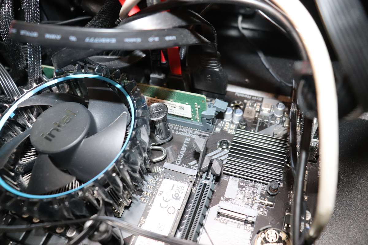 自作PCcore-i5 6600k メモリ16Gメモリ相性問題あり