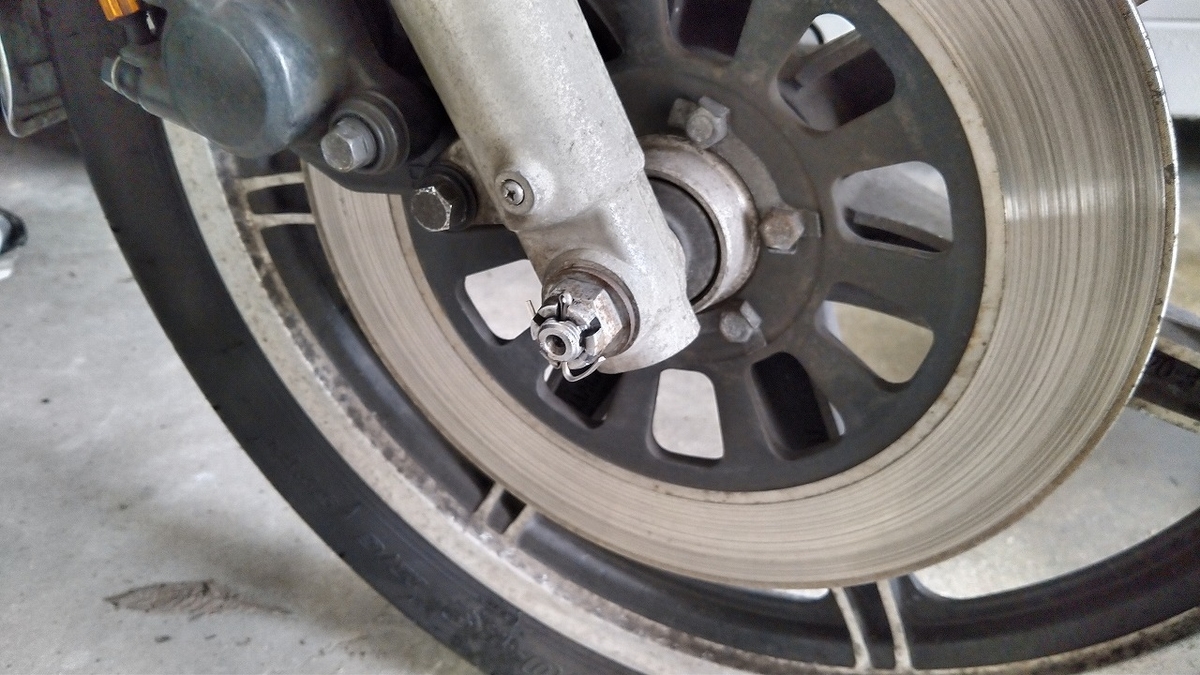 XS650SPのフロントタイヤ交換 - XS650スペシャルの記録