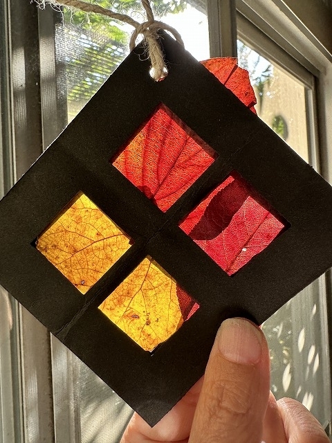 落ち葉のステンドグラスランプ Zum Beispiel 落ち葉のステンドグラスランプ Zum Beispiel 落ち葉のステンドグラス