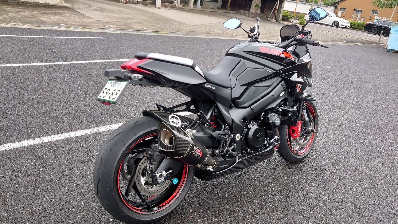 カーボンレ◯プ！盆栽と化した新型カタナ先輩 - 自動二輪車破壊活動記録