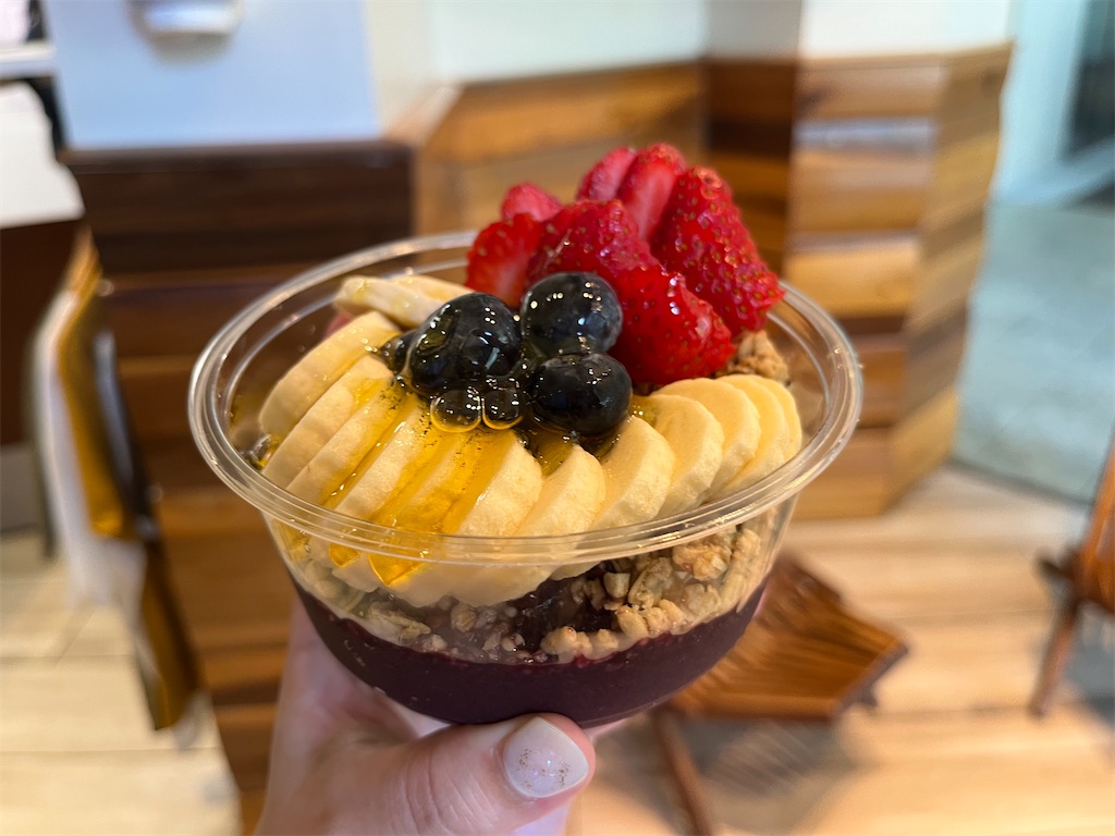 アサイーページ フルーツたっぷりアサイーボウル】ワイキキ・ボウルズ 中百舌鳥店の