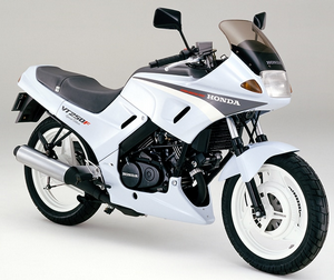 大学院に進学した同期のバイク Honda VT250FG (通称VT3型) - バイク 大学院に進学した同期のバイク Honda VT250FG (通称VT3型) - バイク