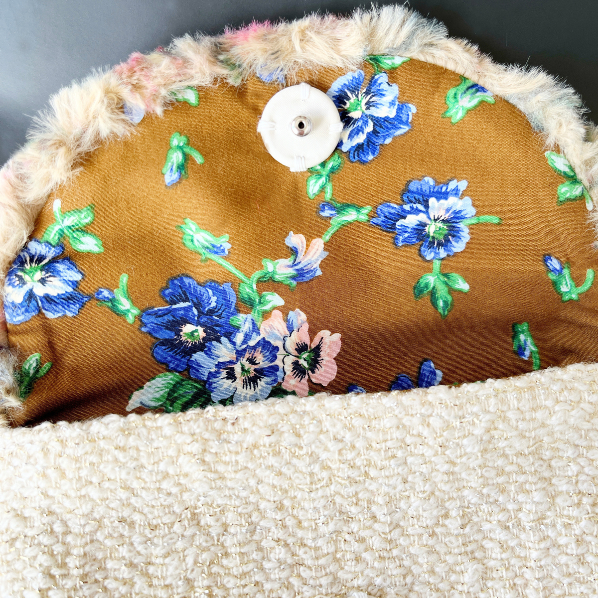 伊勢丹限定　ルールロジェット　ビジューボタンポーチ 伊勢丹限定 ルールロジェット ビジューボタンポーチ 伊勢丹限定