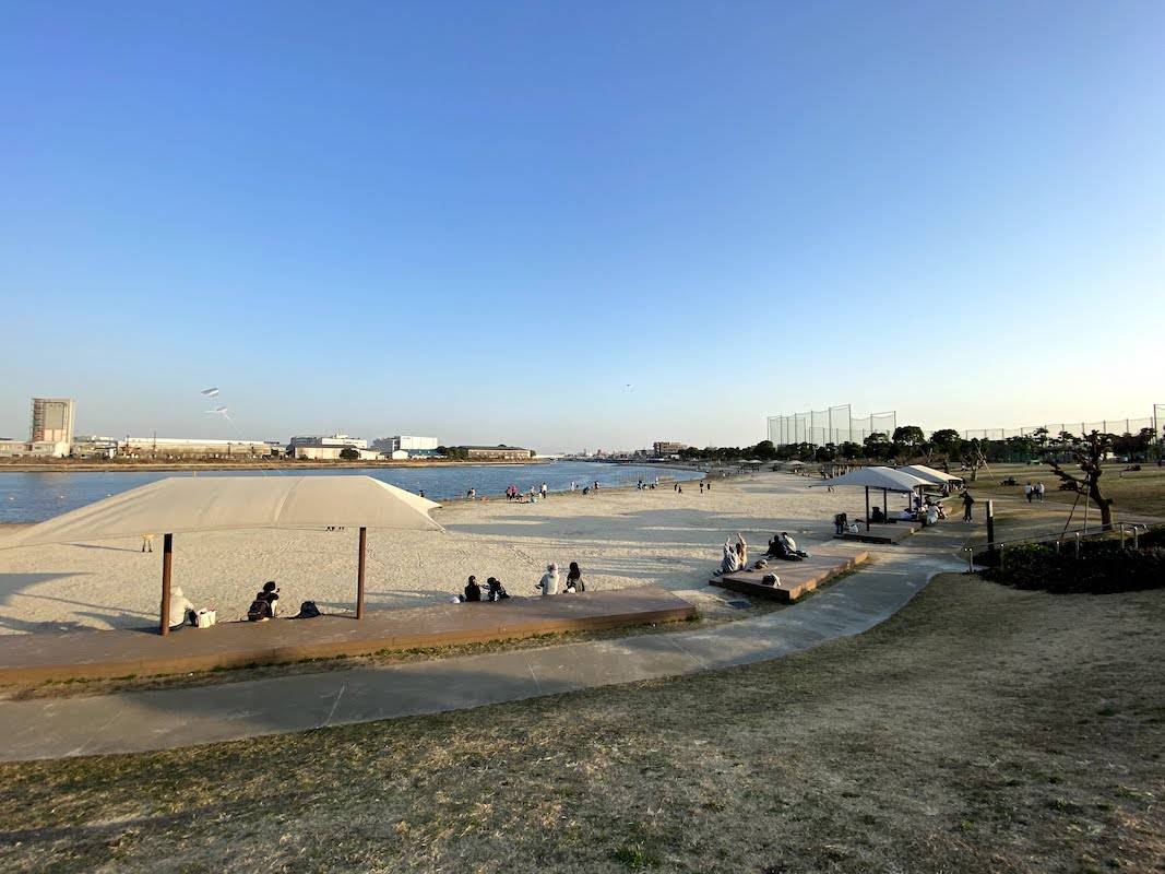 23区内なのに白砂の浜辺！大森ふるさとの浜辺公園 - 旅 dialogue