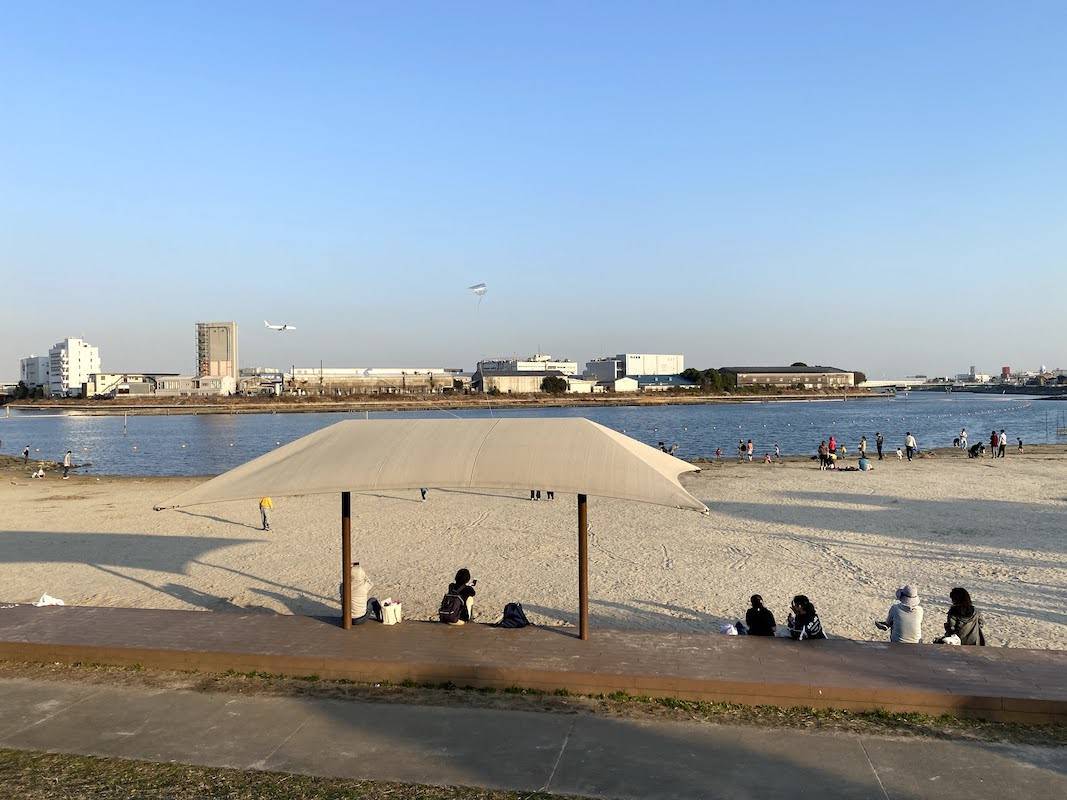23区内なのに白砂の浜辺！大森ふるさとの浜辺公園 - 旅 dialogue