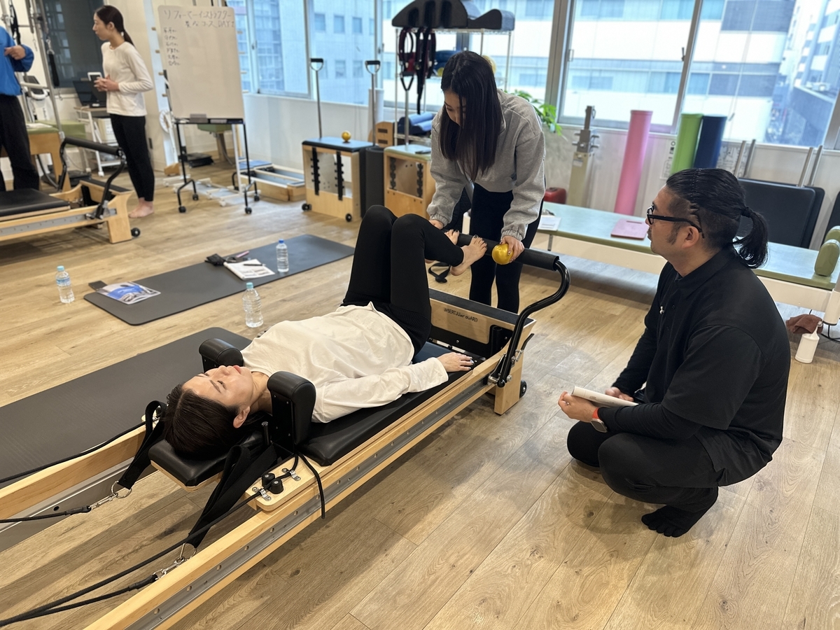 ピラティスインストラクター養成コースの様子
