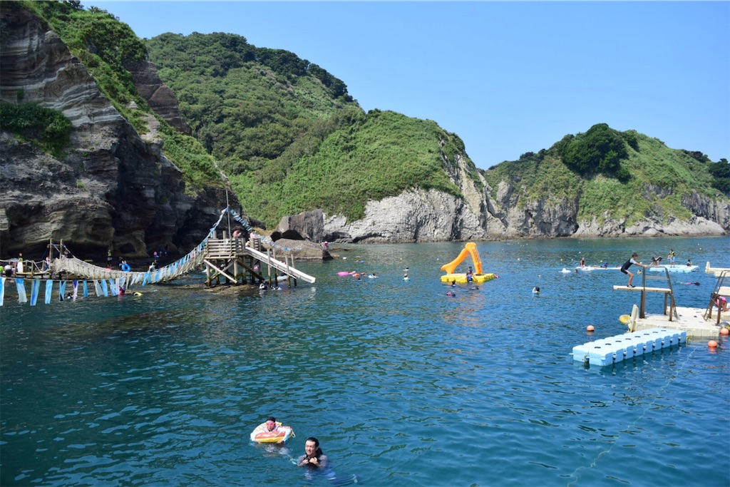 谷川浜海水浴場でシュノーケリング 妻良海上アスレチック ヒリゾ浜より混雑してない 伊豆海水浴場レポート