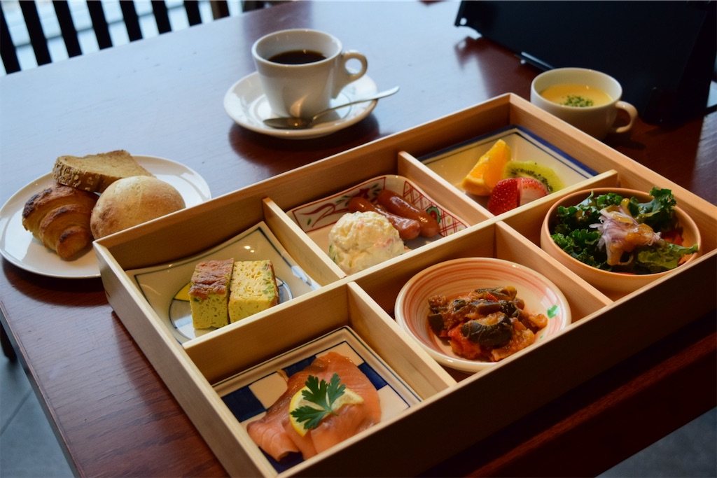 オークウッドスイーツ横浜はレストラン利用のみでもOK！朝食もランチも 
