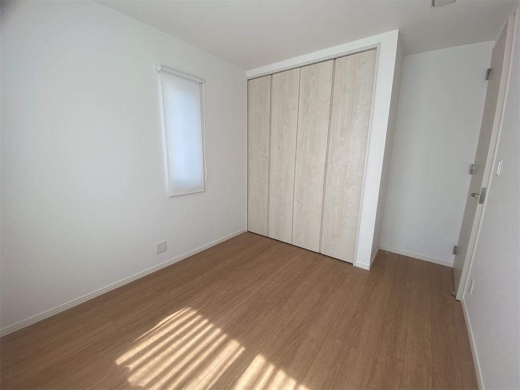 ダイケンの建具 ネオホワイトとモノホワイトの違い - 28坪2階建て  