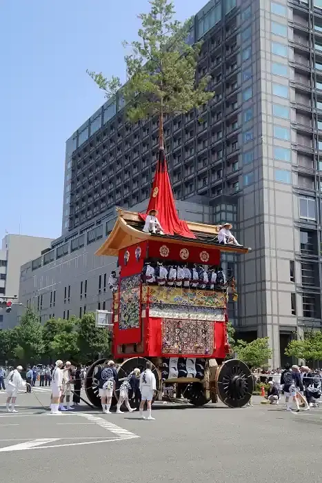 鷹山の復帰で祗園囃子を奏でる山鉾は4基となり、後祭も賑やかになりました。