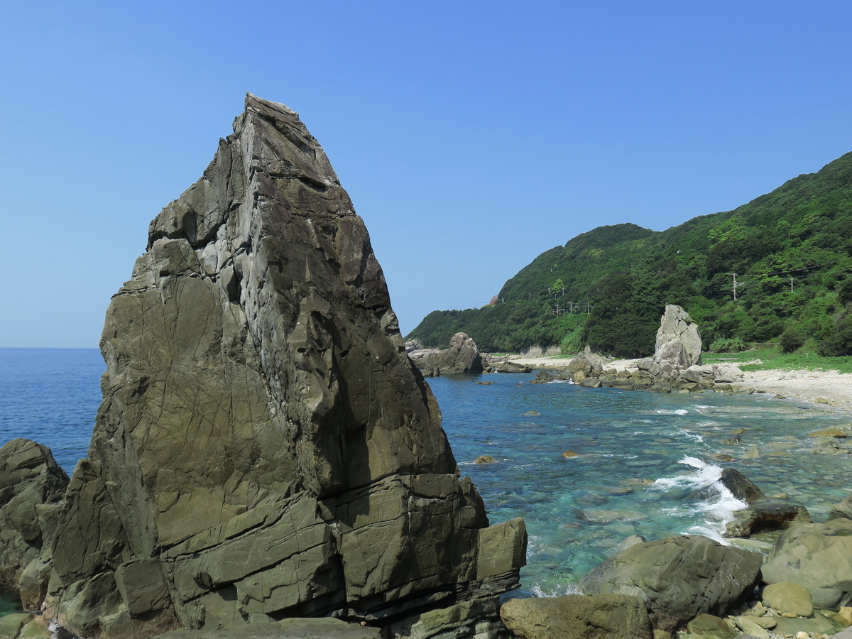 すさみ八景プラス八景 その2 立浦の岩の尖塔たち - 光つかまえて～雫と