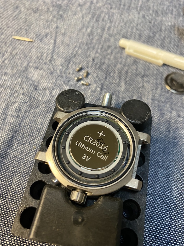 G-SHOCK GS-500の電池交換。 - カメラ屋元公式中の人 アオキのブログ