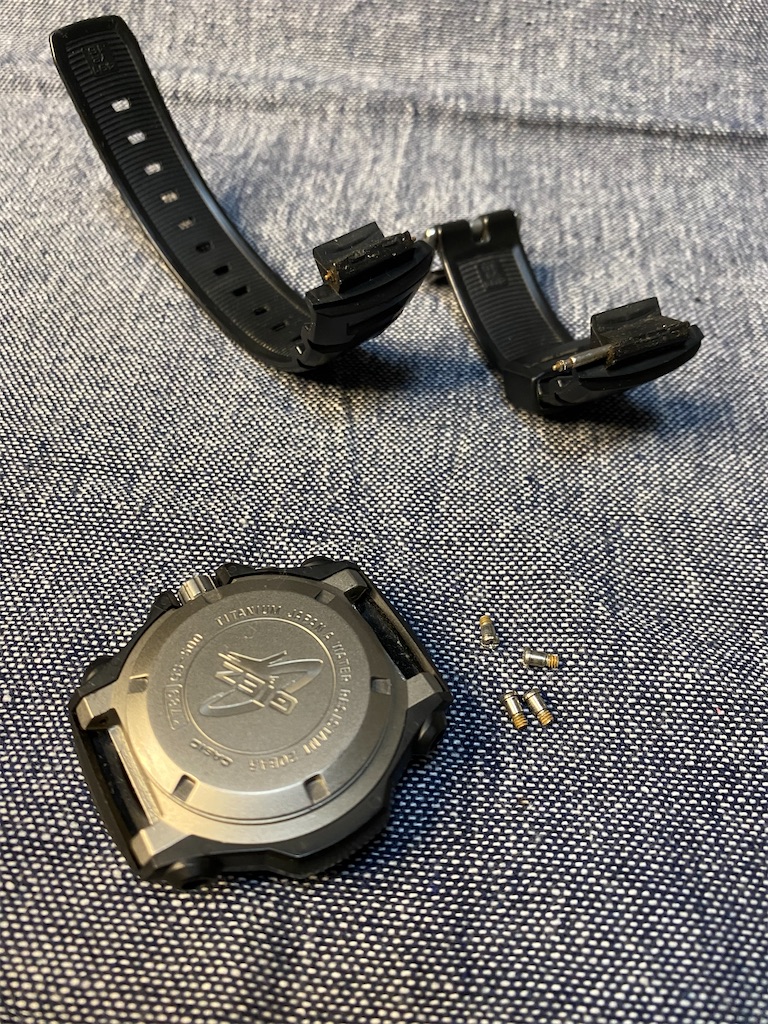G-SHOCK GS-500の電池交換。 - カメラ屋元公式中の人 アオキのブログ