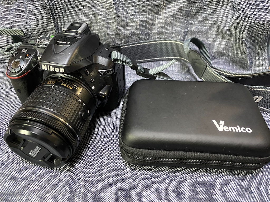 D5300 Nikon一眼レフ バッテリー 充電器 ケース