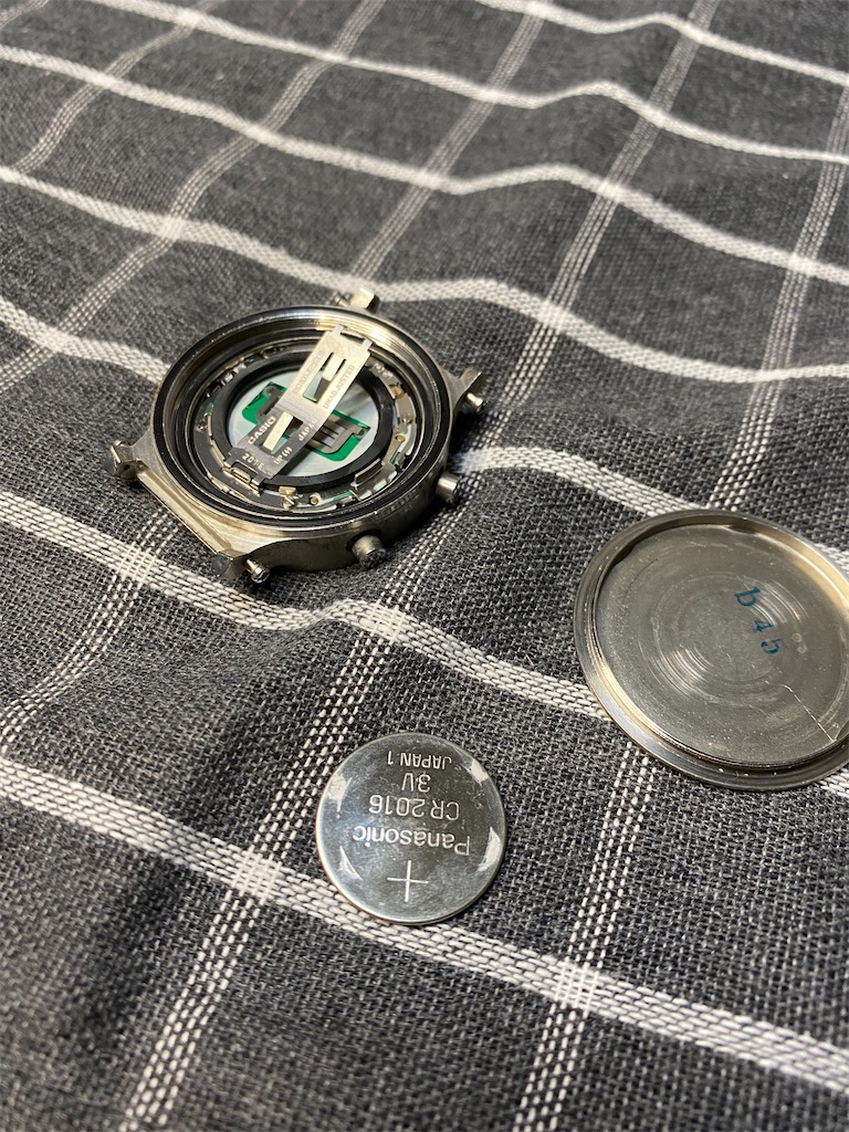 G-SHOCK DW-5600 の電池交換。 - カメラ屋元公式中の人 アオキのブログ