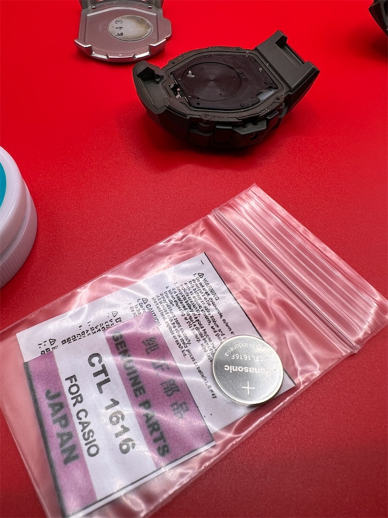 G-SHOCK GW-900Jの電池交換(色違い)。 - カメラ屋元公式中の人 アオキ