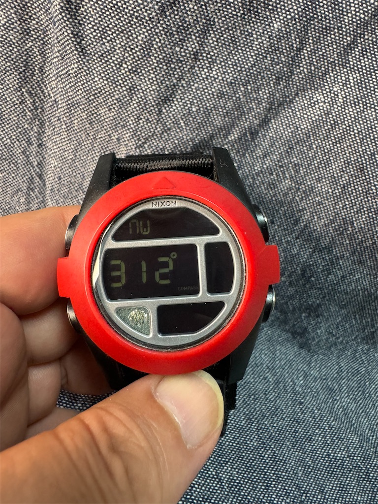 NIXON BAJAの電池交換、その2。 - カメラ屋元公式中の人 アオキのブログ