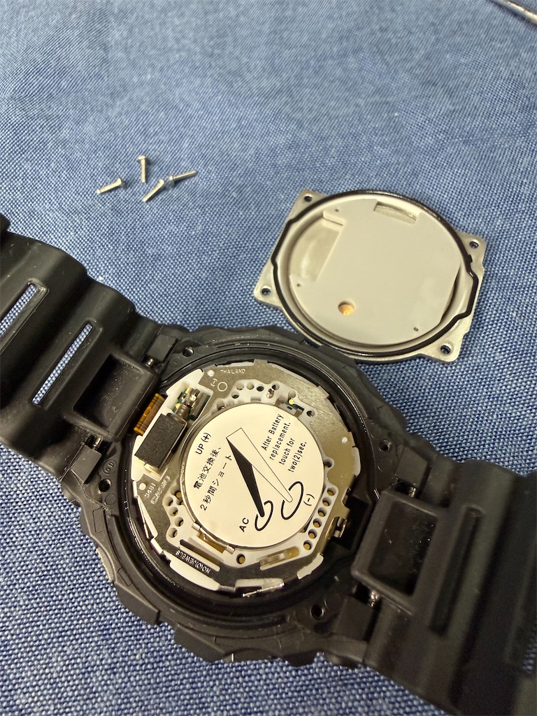 G-SHOCK GBX-100の電池交換。 - カメラ屋元公式中の人 アオキのブログ