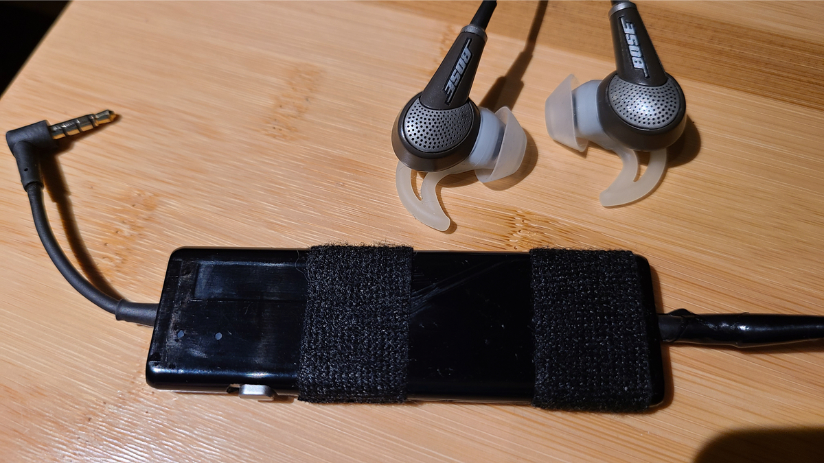 BOSE QuietComfort 20のバッテリー交換 - GentooやIoTの覚え書き BOSE QuietComfort 20のバッテリー交換 - GentooやIoTの覚え書き