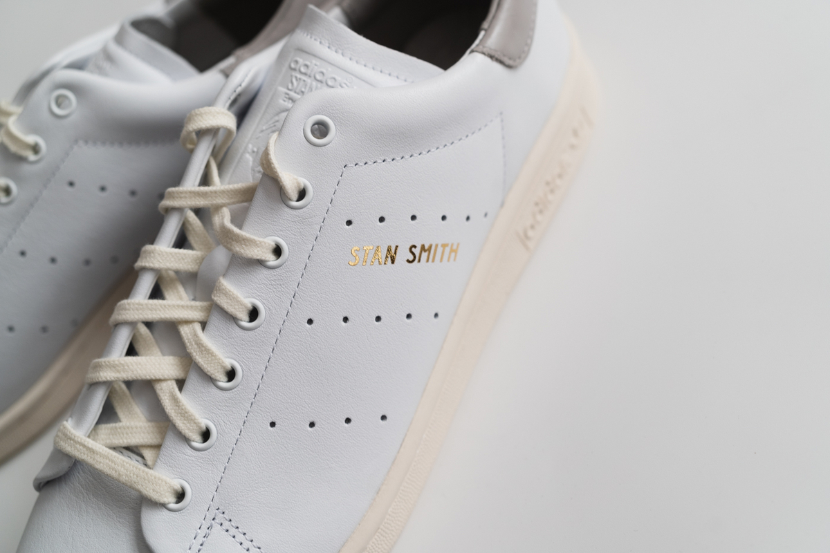 【極美品】adidas stansmith 天然皮革 クリアグラナイト 廃盤品 新品】廃盤本革 adidas スタンスミス S75075 クリアグラナイト