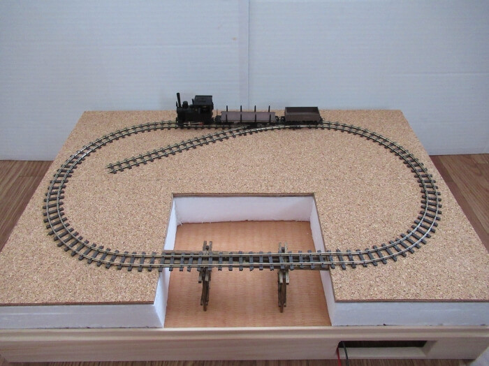 トラス橋のあるHOナローゲージのミニパイクを作る トラス橋のあるHOナローゲージのミニパイクを作る