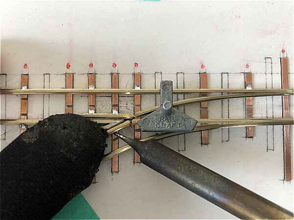 ポイントレールを自作する方法