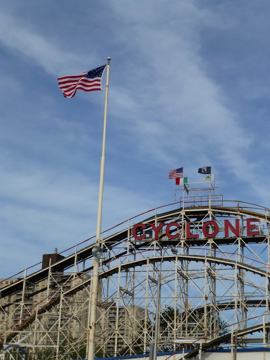 世界最古のジェットコースターはNYの「コニーアイランド」にある