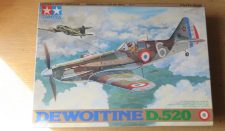 1/48 タミヤ】デヴォアティーヌ D.520 - 1.組立て開始 - モデルニート