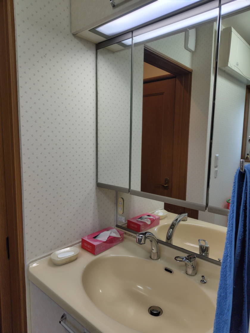 洗面台の蛍光灯が故障でLED化 - nasu_star's blog