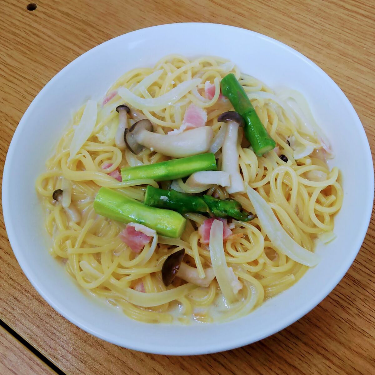 ゆるキャン△リンちゃんのクリームスープパスタ、家、部屋