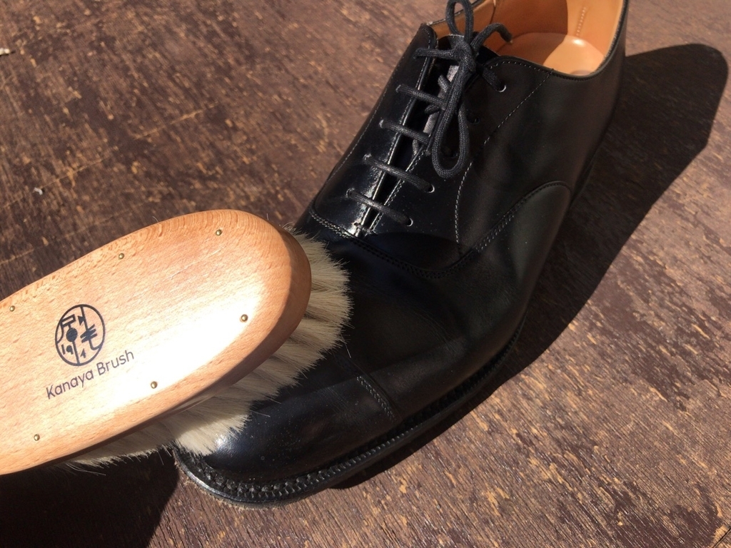 靴磨き用の手植え山羊毛ブラシを購入【カナヤブラシ】 - 靴磨きBrogue