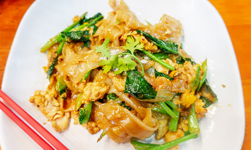 Kamlangsibpan-fried thin noodles