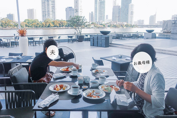 Breakfast Buffet: Seats