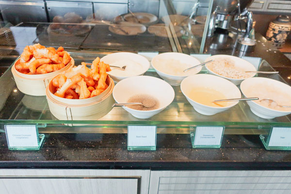 Breakfast buffet: rice porridge