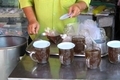 チェンマイ ターペー通りサラーモーンオーソットの生姜茶ナー