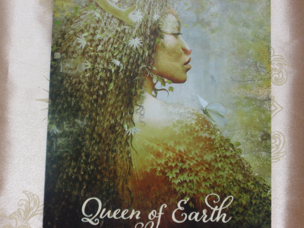 グッドタロットオラクルカード Queen of Earth