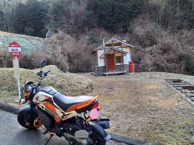 バス停のなぞ 232.【日常エッセイ】｜バス停を見ればその街とこってりがわかる